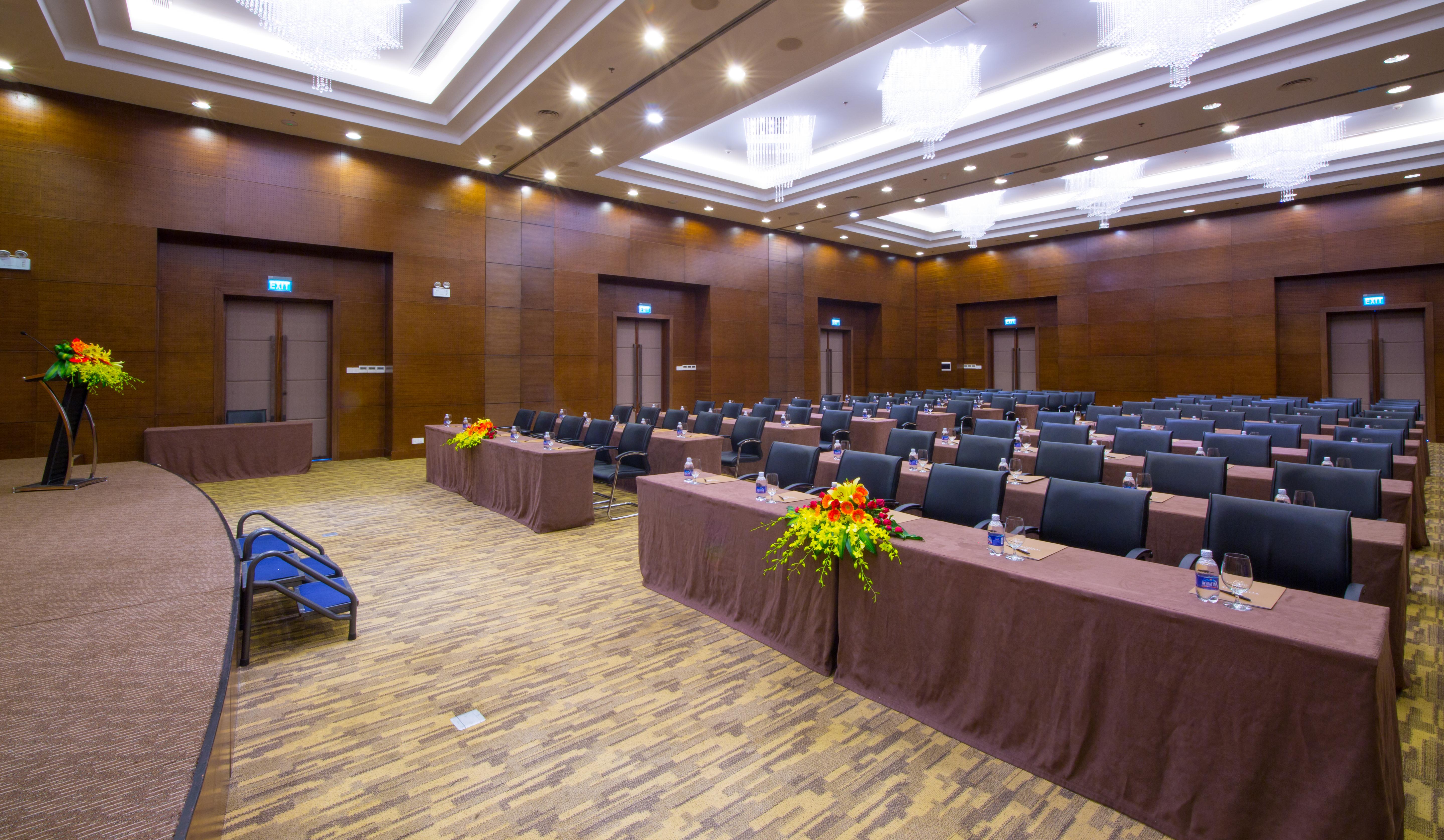 Grand Tourane Hotel Da Nang Exterior photo