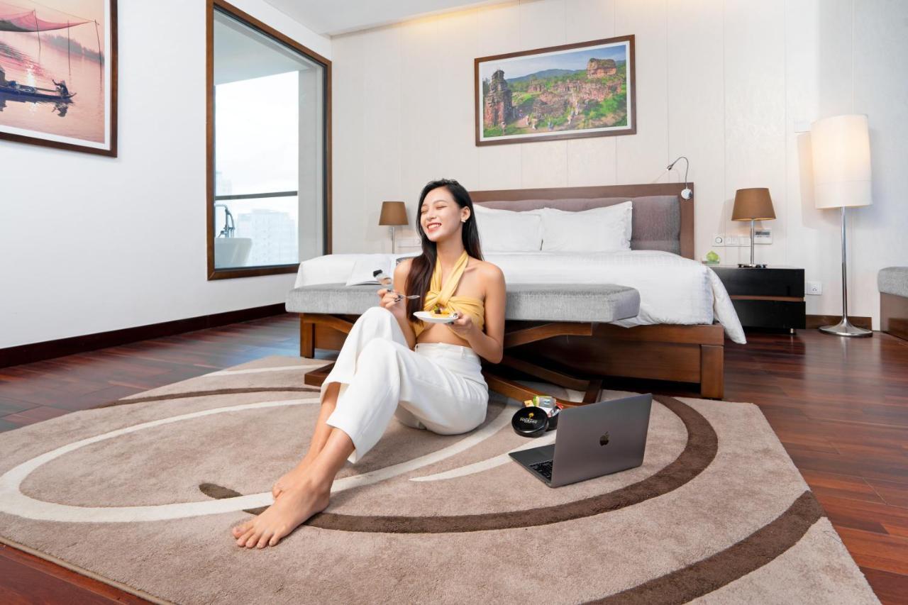 Grand Tourane Hotel Da Nang Exterior photo