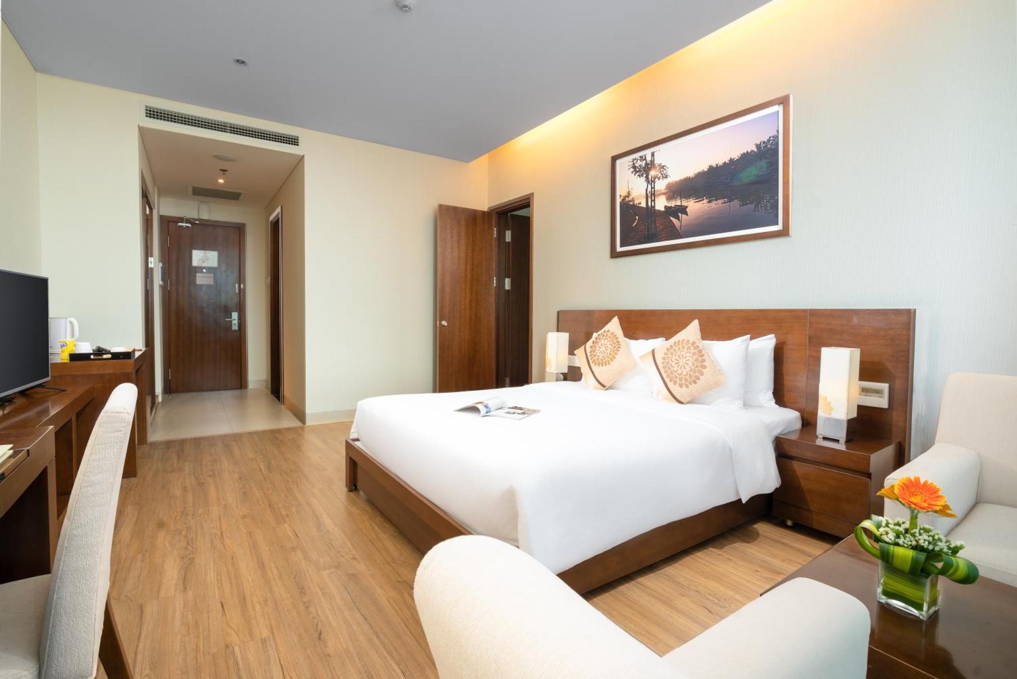 Grand Tourane Hotel Da Nang Exterior photo