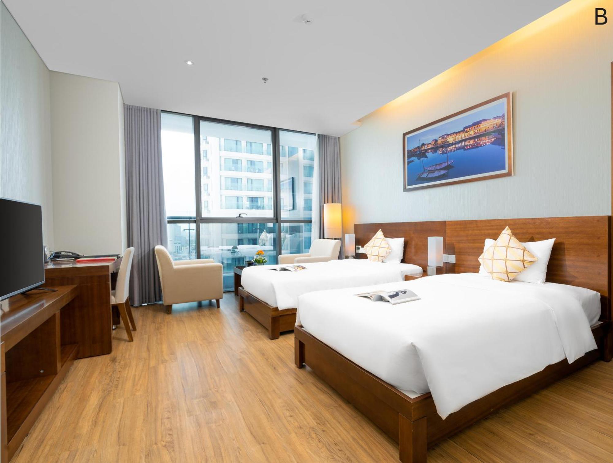 Grand Tourane Hotel Da Nang Exterior photo