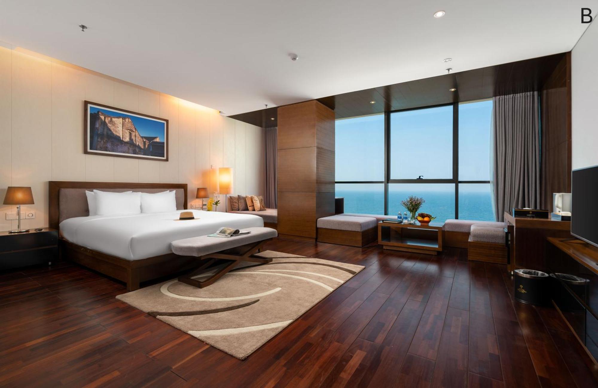 Grand Tourane Hotel Da Nang Exterior photo