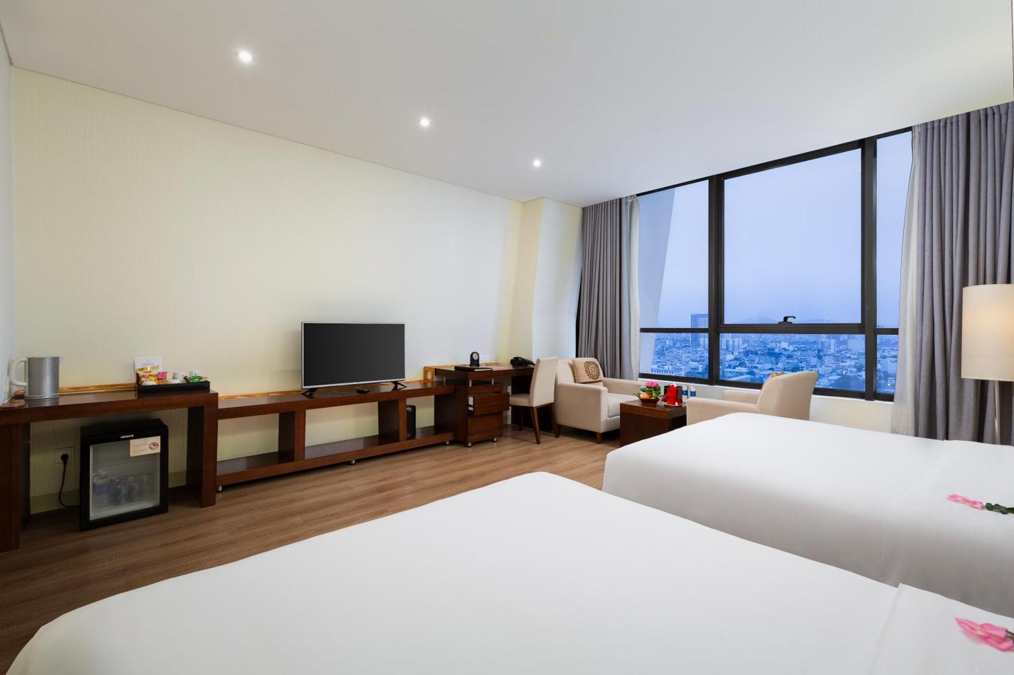 Grand Tourane Hotel Da Nang Exterior photo